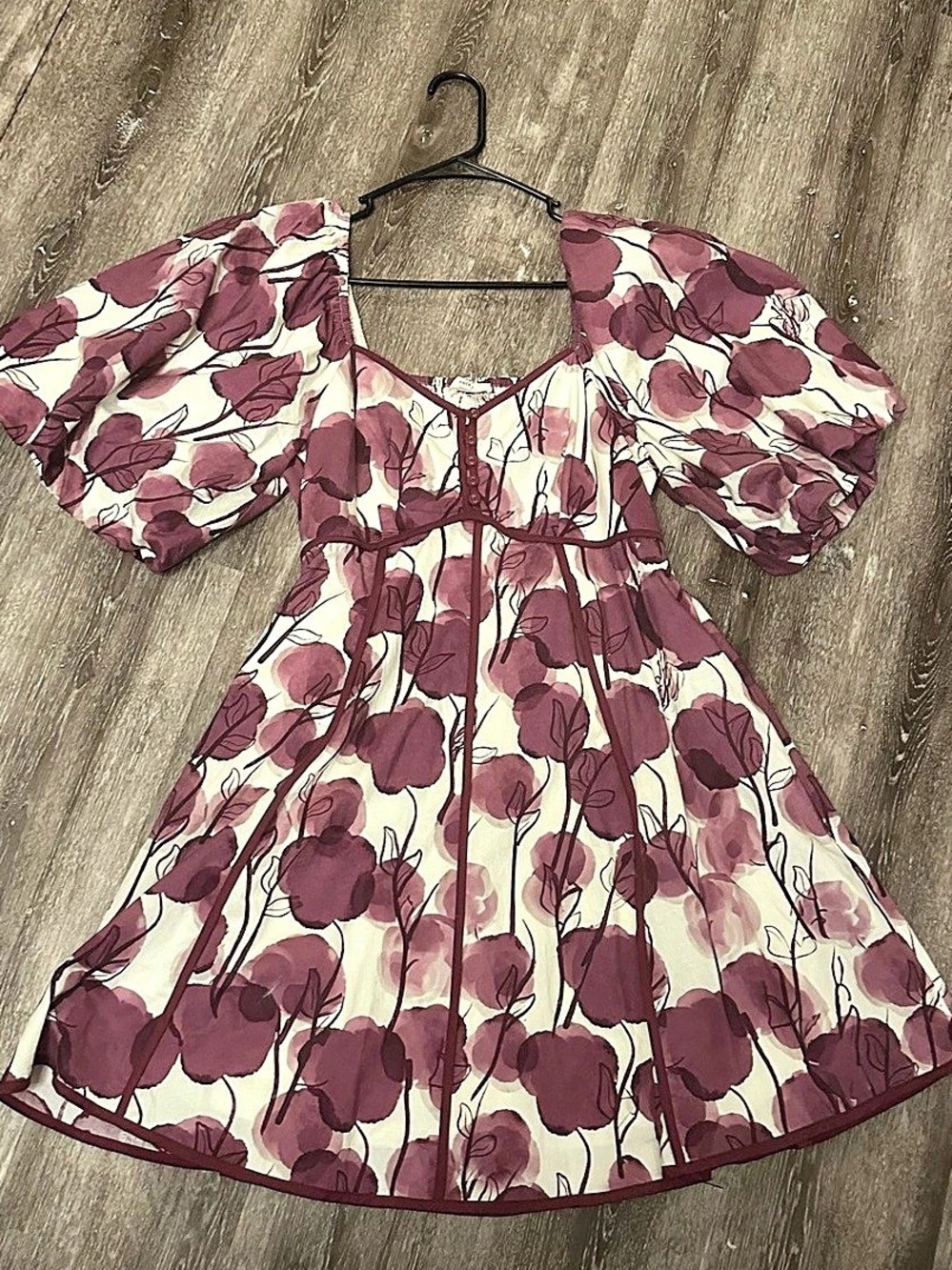 Entro Floral Dress in Purple & White Size Medium Like New